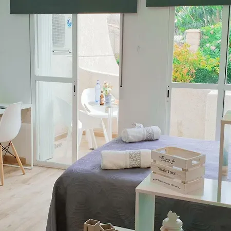 Stylish Club Tropicana Apartment *